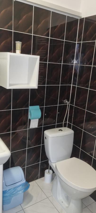Unibal - Pokoje Goscinne Unieście Exteriör bild