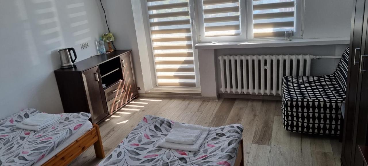 Unibal - Pokoje Goscinne Unieście Exteriör bild