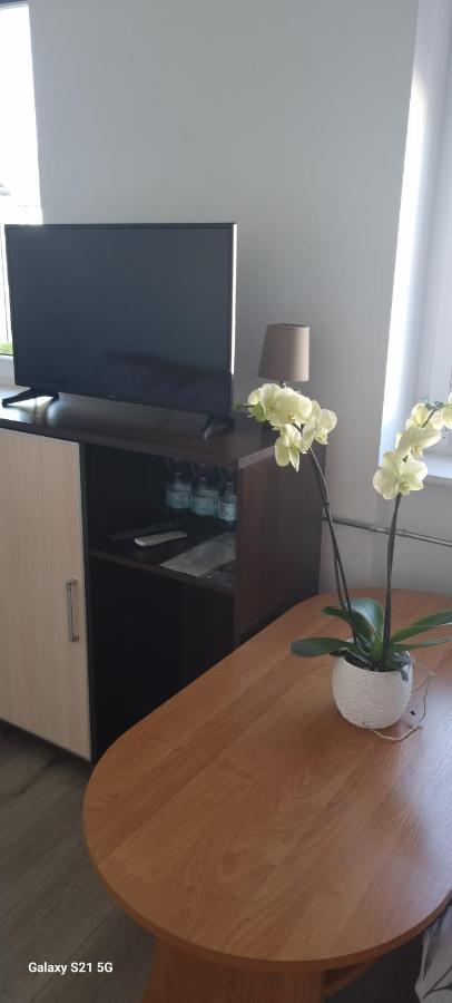 Unibal - Pokoje Goscinne Unieście Exteriör bild