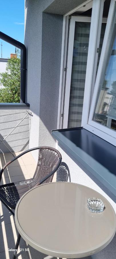 Unibal - Pokoje Goscinne Unieście Exteriör bild
