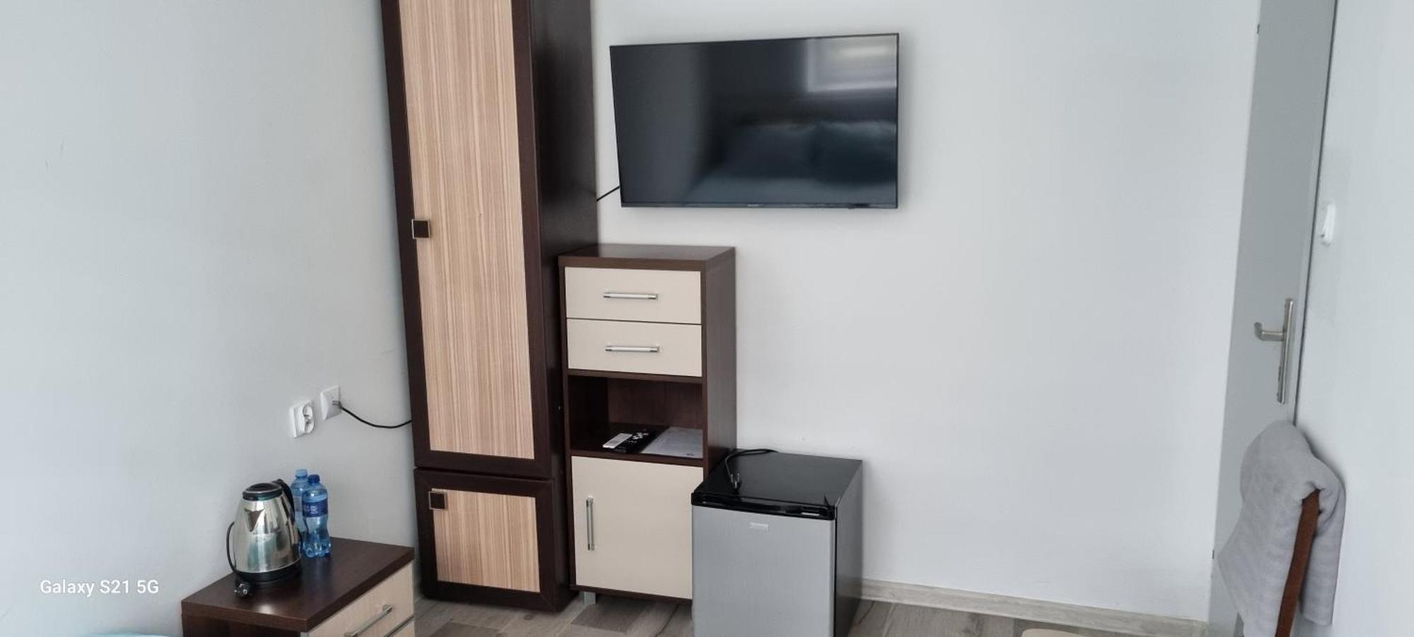 Unibal - Pokoje Goscinne Unieście Exteriör bild