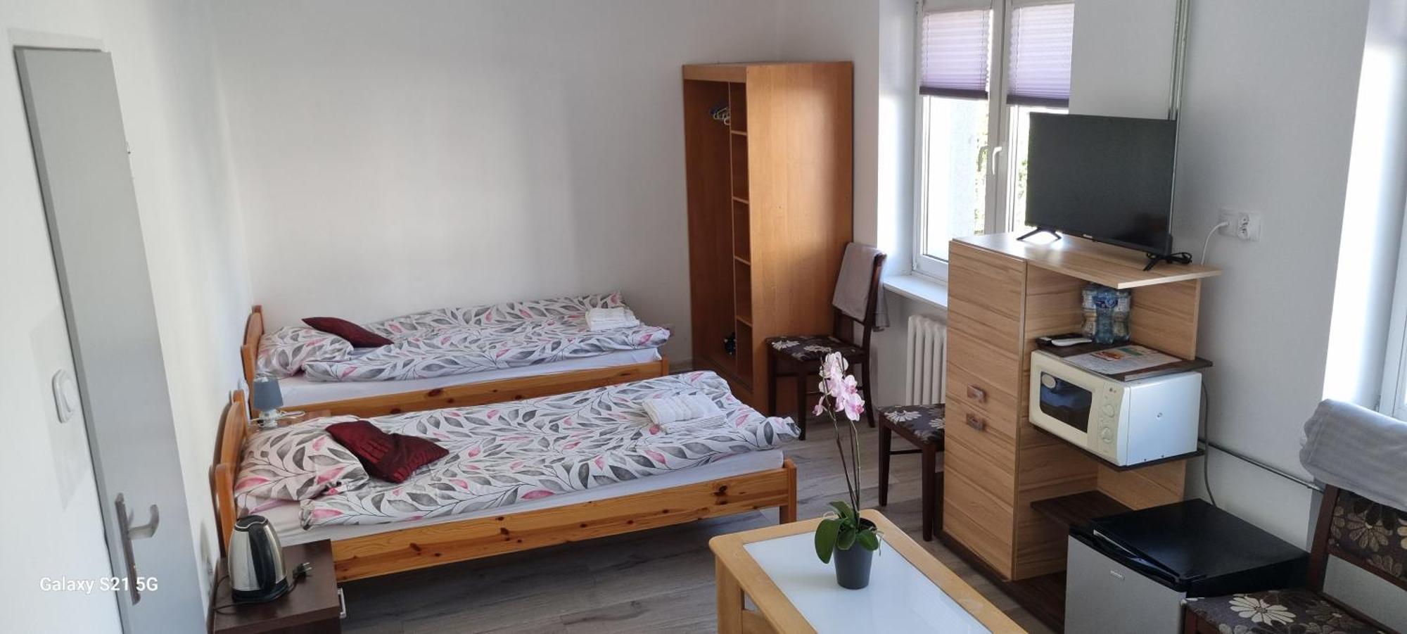 Unibal - Pokoje Goscinne Unieście Exteriör bild